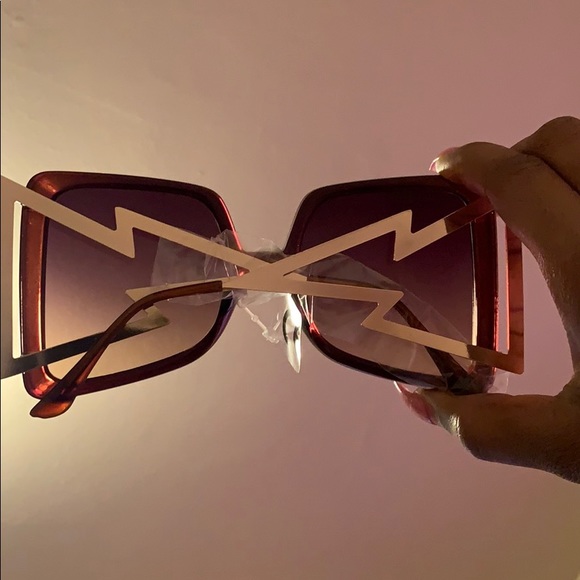 Square shades 😎 - Picture 3 of 5